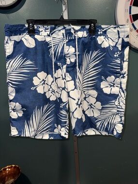St. John's Bay Navy and White Tropical Floral Swim Shorts